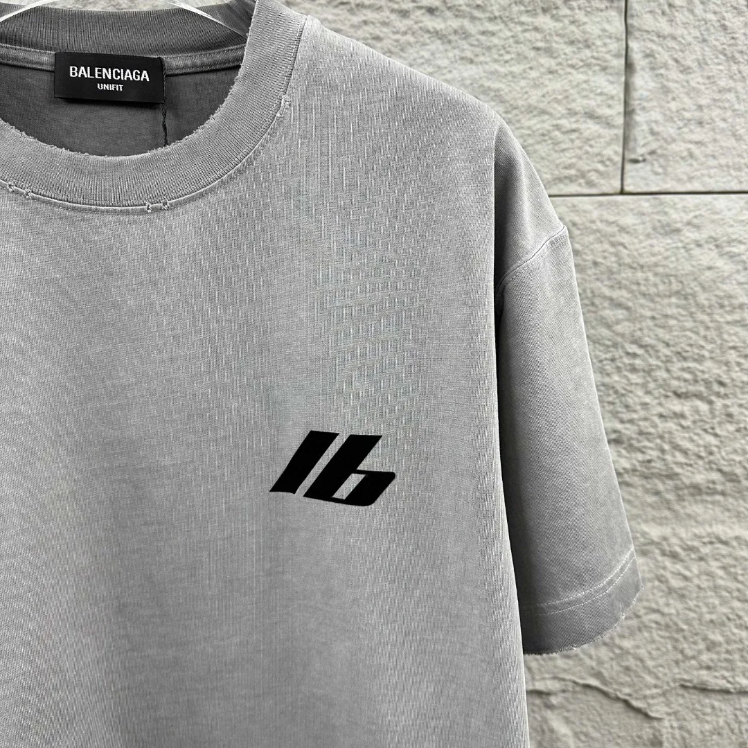 BALENciaga* * New Arrival T Same Style ： Size：S （100-140 ） M （130-160 ） L （150-175 ） XL （160-185 ） XXL （180-220 ）